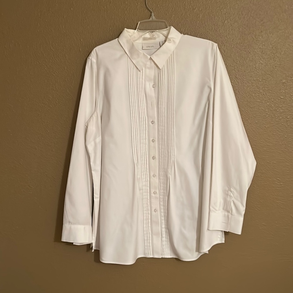 Chico white tuxedo style L/S shirt